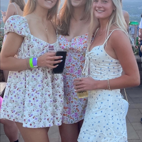 isabelle’s cabinet sky to moon - floral printed mini sundress with slit - Picture 2 of 6